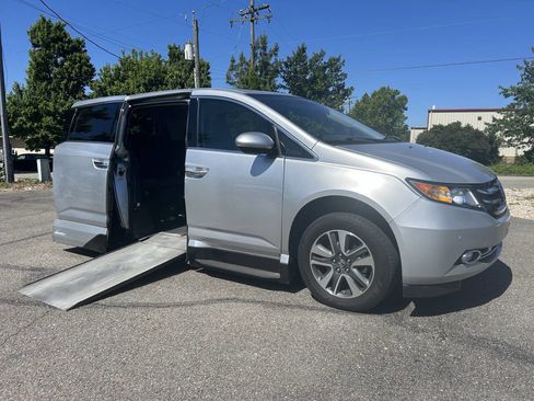 Used 2015 Honda Odyssey Touring Elite image 1