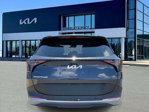 Certified 2026 Kia Sportage EX w/ EX Panorama Roof Package FWD image 5