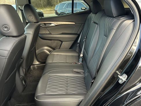 Used 2023 Buick Envision Avenir image 16