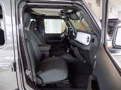 Certified 2025 Jeep Wrangler Unlimited Sahara AWD/4WD image 19