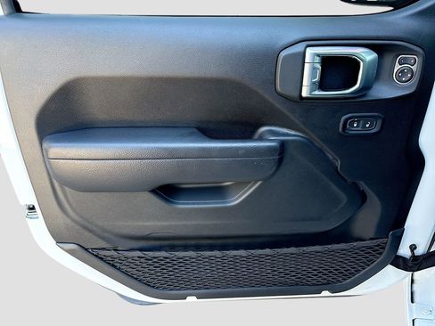 Used 2022 Jeep Wrangler Sport S image 22