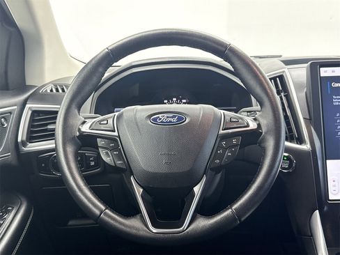 Used 2024 Ford Edge Titanium image 18