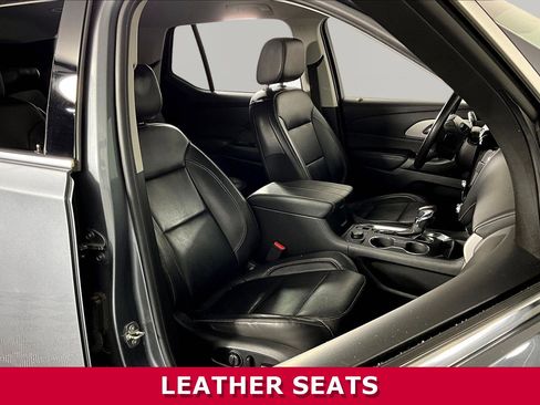 Used 2021 Chevrolet Traverse LT FWD image 29