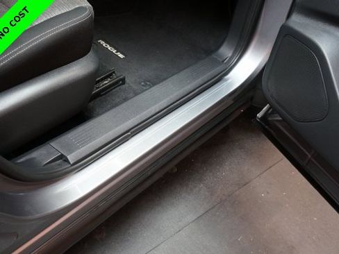 Used 2022 Nissan Rogue SV image 60