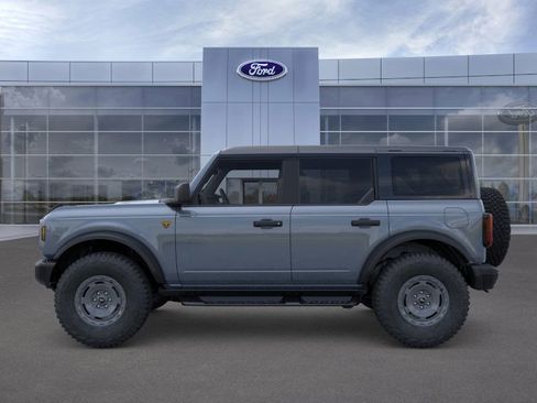 New 2025 Ford Bronco Badlands w/ Sasquatch Package AWD/4WD image 3
