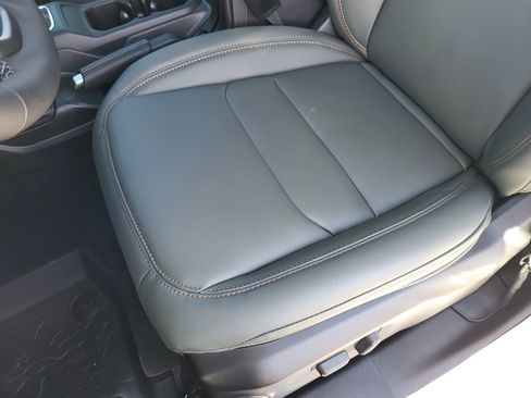 New 2025 Jeep Gladiator Mojave image 23