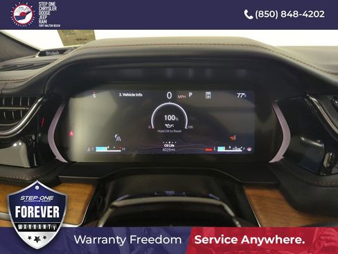 Used 2025 Jeep Grand Cherokee L Summit AWD/4WD image 40