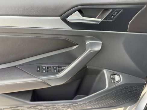 Used 2023 Volkswagen Jetta SE image 23