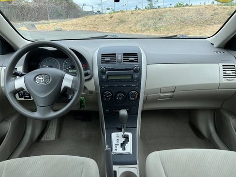 Used 2010 Toyota Corolla LE FWD image 11