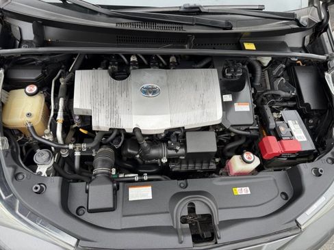 Used 2017 Toyota Prius Two w/ Prius Two Safety Plus Package FWD image 25