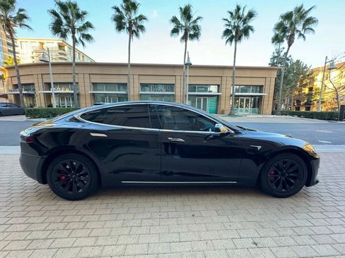 Used 2017 Tesla Model S 75 image 5