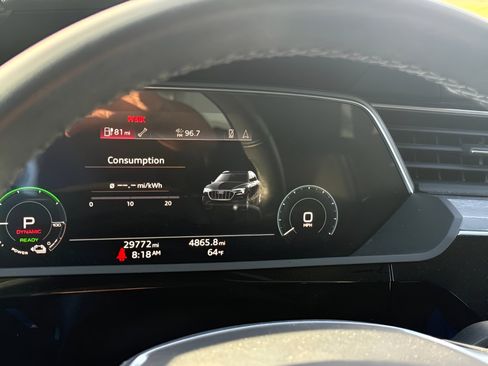 Used 2022 Audi e-tron Premium w/ Convenience Plus Package AWD/4WD image 23