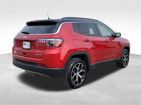 Used 2024 Jeep Compass Limited image 4