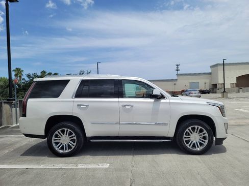 Used 2017 Cadillac Escalade 2WD image 5