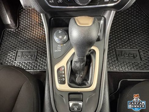 Used 2017 Jeep Cherokee 75th Anniversary AWD/4WD image 25
