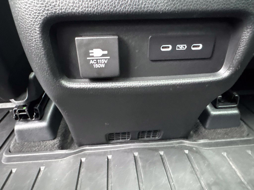 Used 2024 Honda Pilot TrailSport image 16