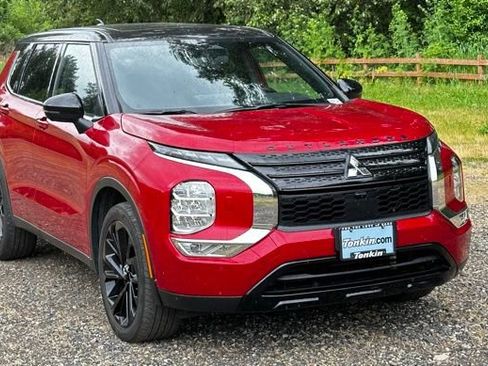 Used 2023 Mitsubishi Outlander SEL Black Edition AWD/4WD image 2