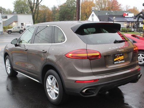 Used 2016 Porsche Cayenne image 2