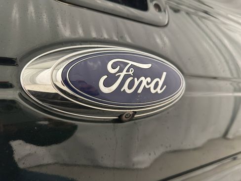 Used 2014 Ford F150 Lariat w/ Lariat Chrome Package image 10