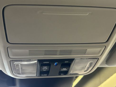 Certified 2025 Honda Odyssey Elite image 35