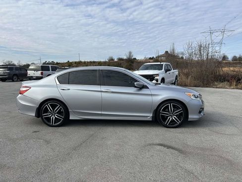 Used 2016 Honda Accord Sport image 2