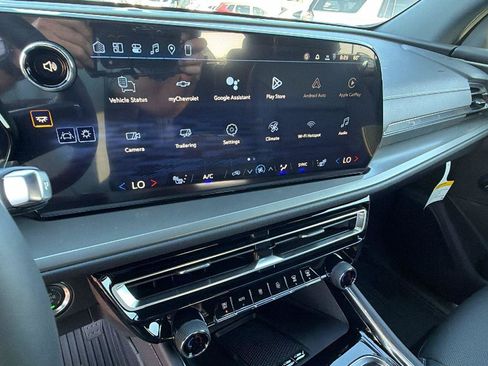 New 2026 Chevrolet Traverse LT w/ Sun and Wheel Package FWD image 25