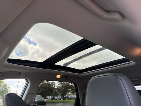 Certified 2025 Nissan Pathfinder SL w/ SL Premium Package FWD image 25