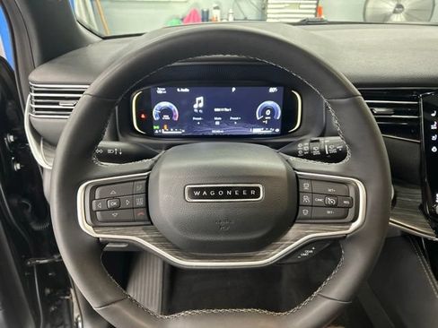 Used 2023 Jeep Wagoneer Series III w/ Premium Group I AWD/4WD image 13