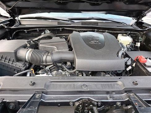 Certified 2022 Toyota Tacoma TRD Off-Road image 27