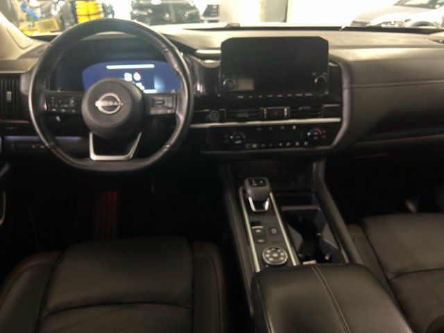 Used 2024 Nissan Pathfinder Platinum AWD/4WD image 17