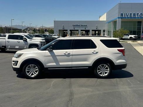 Used 2017 Ford Explorer XLT w/ Equipment Group 202A FWD image 20