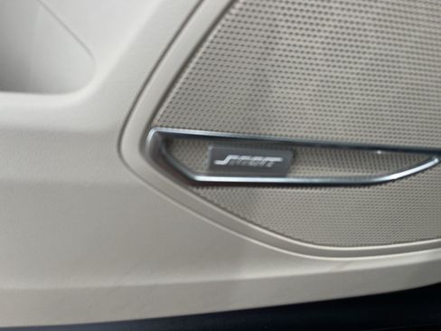 Used 2023 Buick Envision Avenir AWD/4WD image 21
