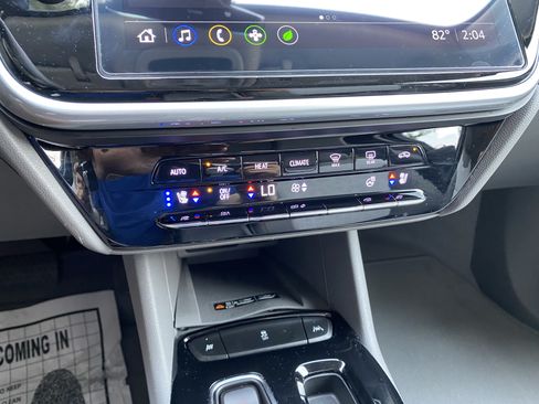 Used 2023 Chevrolet Bolt EUV Premier FWD image 28