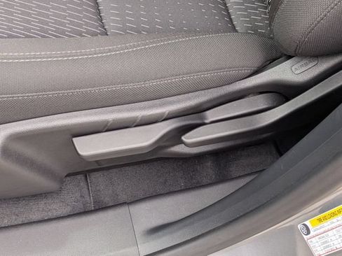 Used 2026 Chevrolet Equinox LT FWD image 16
