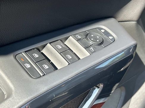 New 2026 Nissan Pathfinder SV w/ Lighting Package FWD image 19