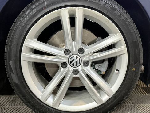 Used 2015 Volkswagen Passat 1.8T SE FWD image 25