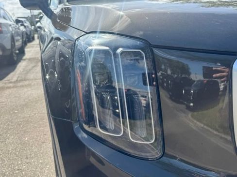 Certified 2023 Kia Telluride SX Prestige AWD/4WD image 9