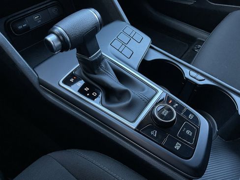 Used 2025 Kia Sportage LX image 35