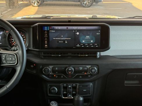 Used 2025 Jeep Wrangler Unlimited Sport AWD/4WD image 17
