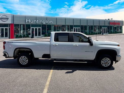 Used 2025 Chevrolet Silverado 2500 LT w/ Convenience Package AWD/4WD image 4