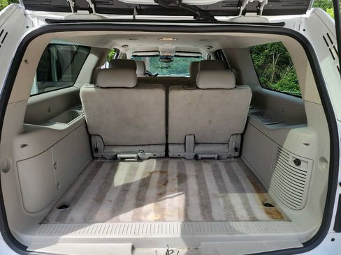 Used 2008 Chevrolet Suburban LT w/ LT Preferred Equipment Group RWD image 22