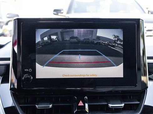 Certified 2025 Toyota Corolla SE image 27