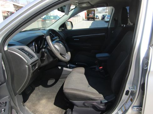 Used 2021 Mitsubishi Outlander Sport FWD image 9
