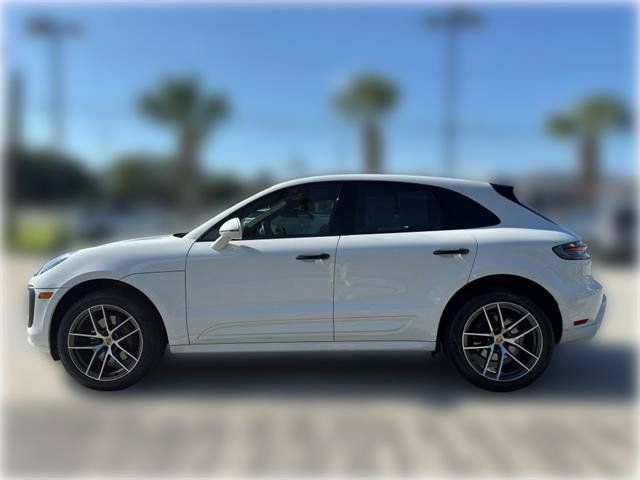 Used 2022 Porsche Macan AWD/4WD image 5