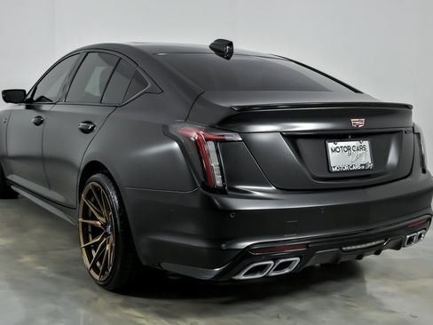 Used 2025 Cadillac CT5 V w/ Technology Package AWD/4WD image 6