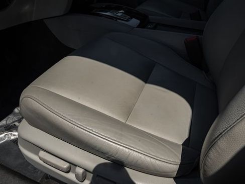 Used 2017 Honda Pilot Touring image 40