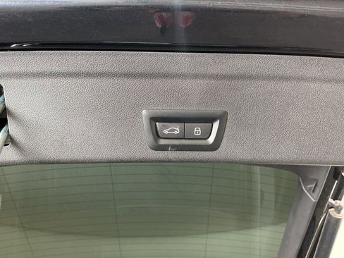 Certified 2025 BMW X6 M60i image 30