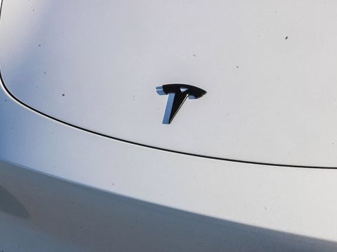 Used 2021 Tesla Model Y Long Range AWD/4WD image 6