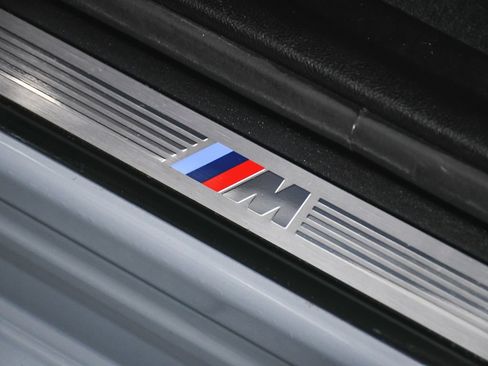 Used 2023 BMW X4 xDrive30i w/ M Sport Package image 11