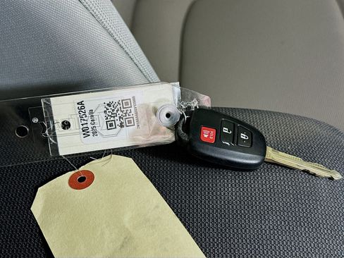 Used 2025 Toyota Corolla Cross L FWD image 32